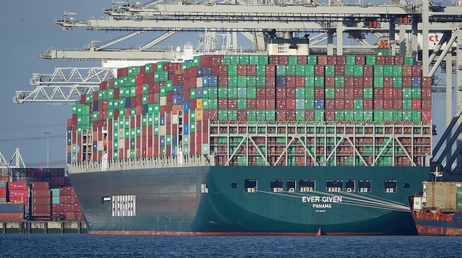 Tình trạng tắc nghẽn làm chao đảo chuỗi cung ứng toàn cầu năm 2021