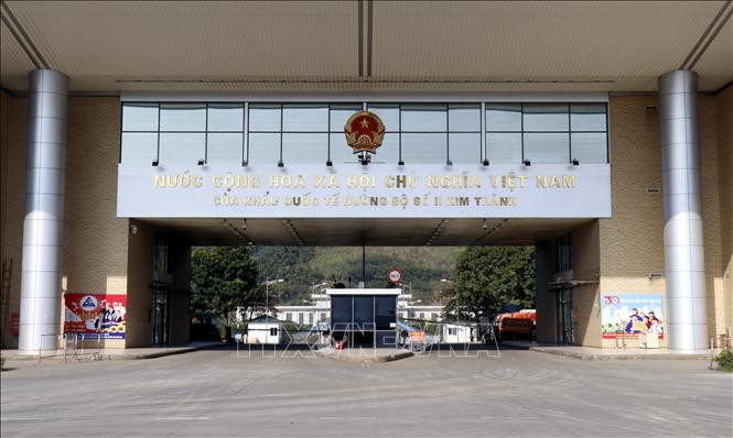 Giải 'bài toán' ùn tắc nông sản cửa khẩu